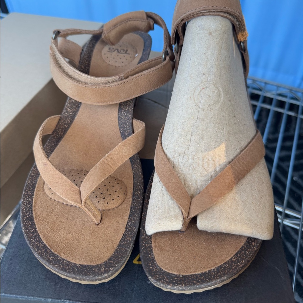 Teca Mohania Wedge